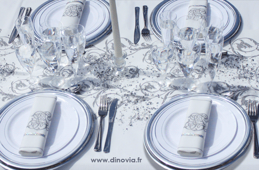 Table de mariage en vaisselle jetable argentée – Blog de la table