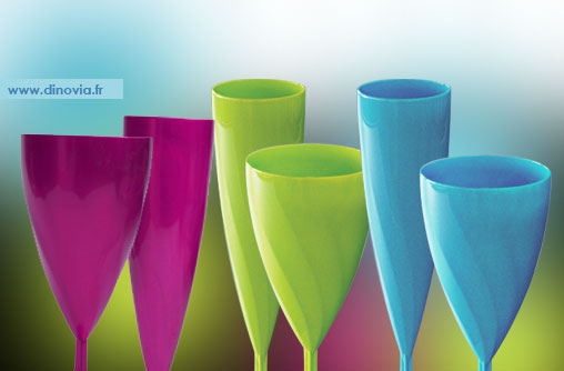 Flutes et verres de couleurs tendances – Blog de la table