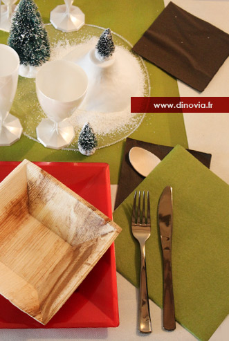 Décoration de noël traditionnel – Blog de la table : Recettes, Art de la  table, Vaisselle jetable, Décoration de table